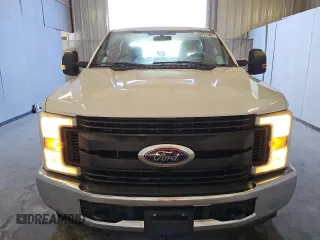 2019 Ford Super Duty F-250 SRW XL with VIN 1FT7W2A65KEF78449, listed as a Copart auction lot 44444775 with 136,019 mi miles and Clean Title. Bid and sale history available at carsss.com. Image 5.
