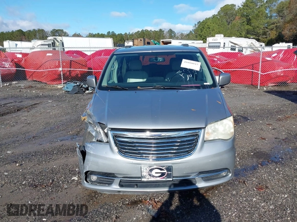2013 Chrysler Town & Country Touring z VIN 2C4RC1BG8DR775222, wystawiony jako IAAI lot #41080043 z przebiegiem 248 000 mil mil oraz . Historia ofert i sprzedaży dostępna na DreamBid. Obrazek 12.