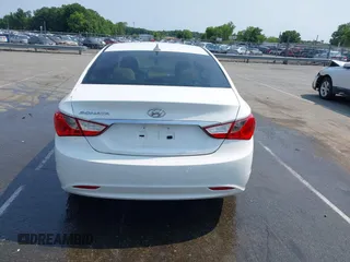 2013 Hyundai Sonata GLS z VIN 5NPEB4AC0DH566586, wystawiony jako IAAI lot #42329993 z przebiegiem 118 089 mil mil oraz . Historia ofert i sprzedaży dostępna na DreamBid. Obrazek 16.