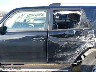 2019 Toyota 4Runner SR5 with VIN JTEBU5JRXK5705753, listed as a IAAI auction lot 41209336 with 31,431 mi miles. Bid and sale history available at carsss.com. Image 14.