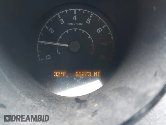 2007 Saturn Sky z VIN 1G8MB35B87Y107181, wystawiony jako IAAI lot #41176112 z przebiegiem 66 273 mil mil oraz . Historia ofert i sprzedaży dostępna na DreamBid. Obrazek 7.