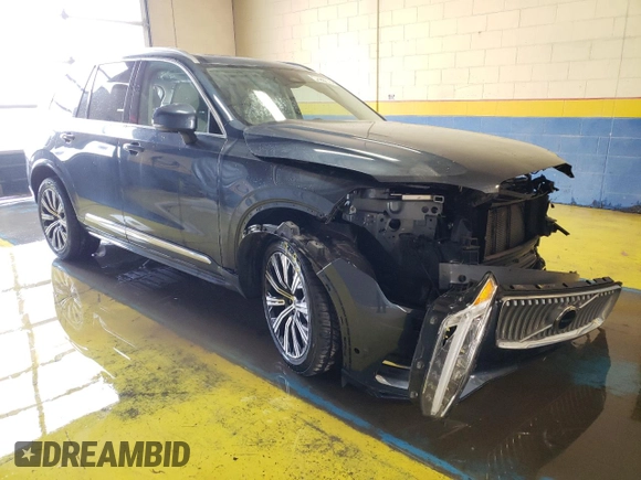 2023 Volvo XC90 Plus with VIN YV4062PN7P1993333, listed as a Copart auction lot 49227985 with 40,711 mi miles and Salvage Title. Bid and sale history available at carsss.com. Image 4.