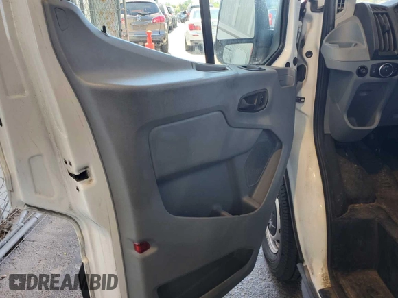 2018 Ford Transit с VIN 1FTBW3XG6JKB25666, выставлен на аукционе IAAI как лот 42726880 с пробегом 119 887 миль миль и . История ставок и продаж доступна на DreamBid. Изображение 13.