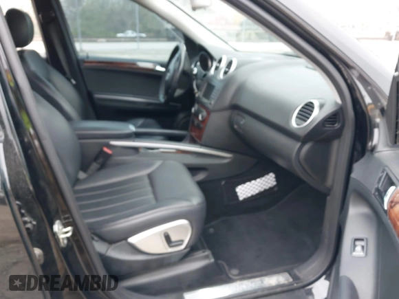 2008 Mercedes-Benz M 5.5L with VIN 4JGBB72E28A400597, listed as a IAAI auction lot 42012741 with 194,832 mi miles. Bid and sale history available at carsss.com. Image 5.