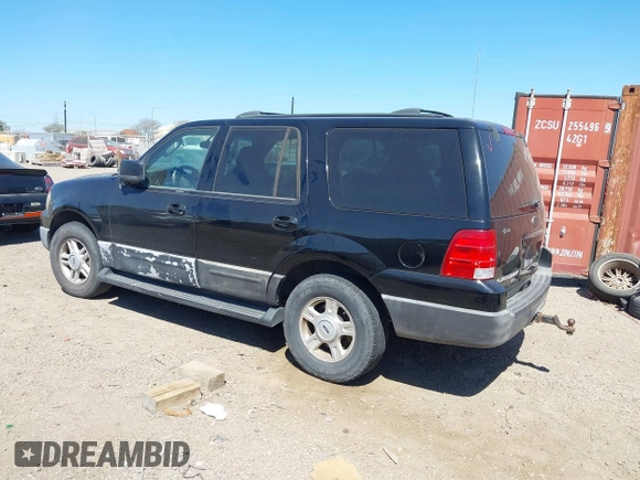 2004 Ford Expedition Special Service with VIN 1FMRU15W84LA19782, listed as a IAAI auction lot 41729791 with 256,992 mi miles. Bid and sale history available at carsss.com. Image 3.