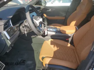 2024 Audi RS Q8 z VIN WU1ARBF17RD005713, wystawiony jako Copart lot #65472944 z przebiegiem 1249 mil mil oraz Szkody całkowita. Historia ofert i sprzedaży dostępna na DreamBid. Obrazek 7.
