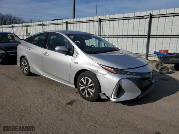 2017 Toyota Prius Prime Plus with VIN JTDKARFP2H3038158, listed as a Copart auction lot 85531464 with 205,965 mi miles and Salvage Title. Bid and sale history available at carsss.com. Image 4.