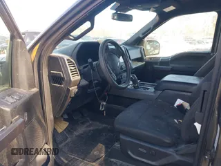 2020 Ford F-150 XL z VIN 1FTEX1EP2LFB96148, wystawiony jako IAAI lot #42045086 z przebiegiem 25 788 mil mil oraz . Historia ofert i sprzedaży dostępna na DreamBid. Obrazek 5.