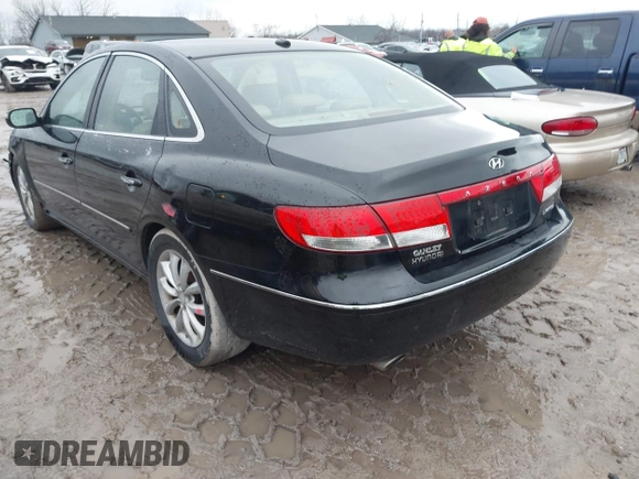 2008 Hyundai Azera Limited with VIN KMHFC46F68A296437, listed as a IAAI auction lot 41227512 with 139,672 mi miles. Bid and sale history available at carsss.com. Image 3.