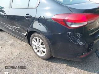 2017 Kia Forte S z VIN 3KPFL4A76HE009647, wystawiony jako IAAI lot #42400267 z przebiegiem 93 415 mil mil oraz . Historia ofert i sprzedaży dostępna na DreamBid. Obrazek 20.