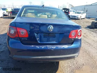 2006 Volkswagen Jetta Sedan 1.9L TDI with VIN 3VWST71K36M719965, listed as a IAAI auction lot 41665361 with 263,906 mi miles. Bid and sale history available at carsss.com. Image 17.