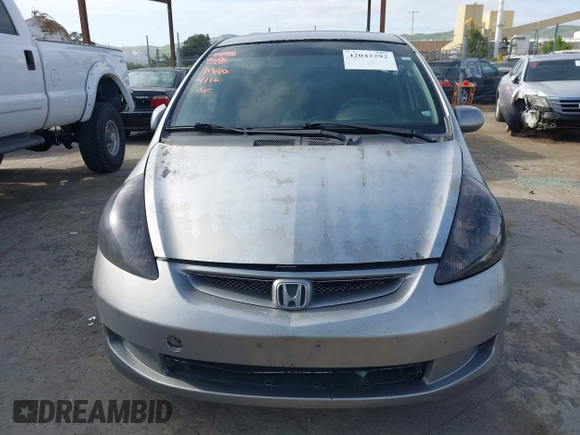 2008 Honda Fit with VIN JHMGD38468S028959, listed as a IAAI auction lot 42042292 with 226,247 mi miles. Bid and sale history available at carsss.com. Image 12.