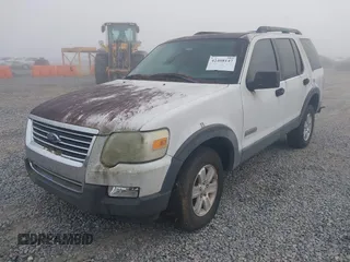 2006 Ford Explorer XLT z VIN 1FMEU73806UB54242, wystawiony jako IAAI lot #42408147 z przebiegiem Nie podano mil oraz . Historia ofert i sprzedaży dostępna na DreamBid. Obrazek 2.