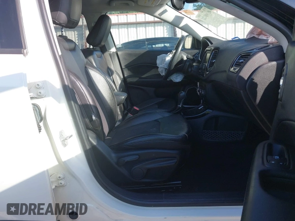 2018 Jeep Compass Latitude with VIN 3C4NJCBB3JT407981, listed as a IAAI auction lot 41998122 with 82,220 mi miles and . Bid and sale history available at DreamBid. Image 5.