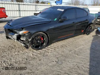 2022 Alfa Romeo Giulia Veloce z VIN ZARFANBN6N7652784, wystawiony jako Copart lot #43310065 z przebiegiem Nie podano mil oraz Szkody całkowita. Historia ofert i sprzedaży dostępna na DreamBid. Obrazek 1.