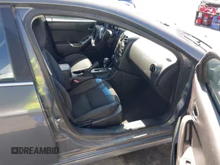 2009 Pontiac G6 GT 1SB z VIN 1G2ZK57K594234408, wystawiony jako IAAI lot #42547870 z przebiegiem 206 547 mil mil oraz . Historia ofert i sprzedaży dostępna na DreamBid. Obrazek 5.