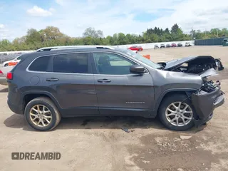 2017 Jeep Cherokee Latitude with VIN 1C4PJMCB0HW502208, listed as a IAAI auction lot 42204596 with 131,299 mi miles and . Bid and sale history available at DreamBid. Image 13.
