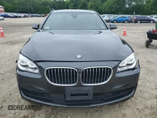 2015 BMW 7 Series 750Li xDrive with VIN WBAYF8C58FD655495, listed as a Copart auction lot 61584405 with 105,249 mi miles and Clean title. Bid and sale history available at DreamBid. Image 5.