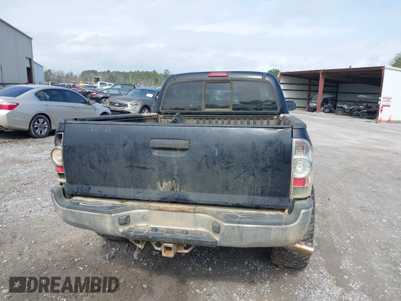 2013 Toyota Tacoma with VIN 3TMMU4FN1DM062090, listed as a IAAI auction lot 41572140 with 246,070 mi miles. Bid and sale history available at carsss.com. Image 16.