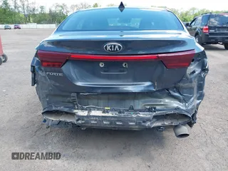 2019 Kia Forte LXS z VIN 3KPF24AD5KE099888, wystawiony jako IAAI lot #42279249 z przebiegiem 90 095 mil mil oraz . Historia ofert i sprzedaży dostępna na DreamBid. Obrazek 6.
