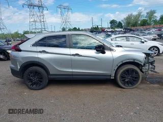2023 Mitsubishi Eclipse Cross LE z VIN JA4ATVAA6PZ000696, wystawiony jako IAAI lot #42216219 z przebiegiem 83 031 mil mil oraz . Historia ofert i sprzedaży dostępna na DreamBid. Obrazek 14.