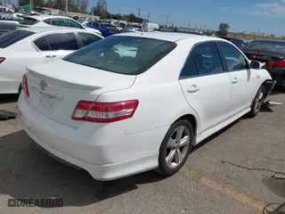 2011 Toyota Camry LE with VIN 4T1BK3EK3BU629726, listed as a IAAI auction lot 41954801 with 209,171 mi miles. Bid and sale history available at carsss.com. Image 4.