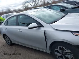 2020 Kia Forte LXS with VIN 3KPF24AD1LE224130, listed as a IAAI auction lot 41788497 with 7,904 mi miles. Bid and sale history available at carsss.com. Image 14.