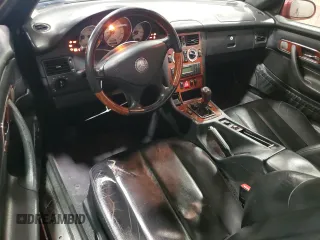 2001 Mercedes-Benz SLK 230/320 z VIN WDBKK65F51F185744, wystawiony jako Copart lot #60072615 z przebiegiem 95 718 mil mil oraz Szkoda całkowita • Salvage title. Historia ofert i sprzedaży dostępna na DreamBid. Obrazek 8.