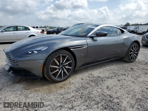 2017 Aston Martin DB11 z VIN SCFRMFAV2HGL00765, wystawiony jako Copart lot #55667215 z przebiegiem Nie podano mil oraz Nie do naprawy. Historia ofert i sprzedaży dostępna na DreamBid. Obrazek 1.