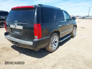 2008 Cadillac Escalade z VIN 1GYEC63858R217384, wystawiony jako IAAI lot #42045588 z przebiegiem 139 578 mil mil oraz . Historia ofert i sprzedaży dostępna na DreamBid. Obrazek 4.