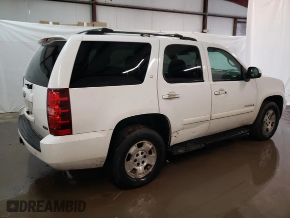 2008 Chevrolet Tahoe 2LT z VIN 1GNFC13078R152116, wystawiony jako Copart lot #42241295 z przebiegiem 224 882 mil mil oraz Czysty tytuł • Clean title. Historia ofert i sprzedaży dostępna na DreamBid. Obrazek 3.