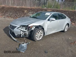 2013 Lexus ES 300h Hybrid with VIN JTHBW1GG1D2002302, listed as a IAAI auction lot 41902424 with 104,020 mi miles. Bid and sale history available at carsss.com. Image 2.