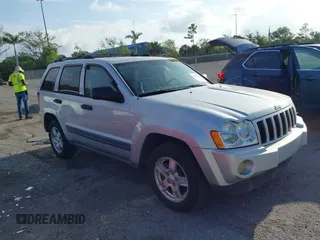 2005 Jeep Grand Cherokee Laredo with VIN 1J8GS48K35C591154, listed as a IAAI auction lot 42107302 with 196,237 mi miles and . Bid and sale history available at DreamBid. Image 1.