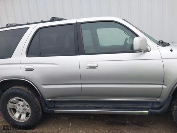 1999 Toyota 4Runner SR5 with VIN JT3HN86RXX0232435, listed as a IAAI auction lot 41473618 with 267,054 mi miles. Bid and sale history available at carsss.com. Image 14.