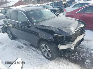 2019 Mercedes-Benz GLC with VIN WDC0G4KB2KF659032, listed as a IAAI auction lot 41579739 with 75,904 mi miles. Bid and sale history available at carsss.com. Image 1.