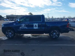 2022 Ram 1500 Limited z VIN 1C6SRFHT2NN272356, wystawiony jako IAAI lot #41209828 z przebiegiem 47 713 mil mil oraz . Historia ofert i sprzedaży dostępna na DreamBid. Obrazek 14.