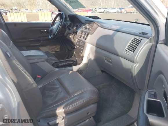 2003 Honda Pilot EX with VIN 2HKYF18633H580612, listed as a IAAI auction lot 41670305 with 216,798 mi miles. Bid and sale history available at carsss.com. Image 5.
