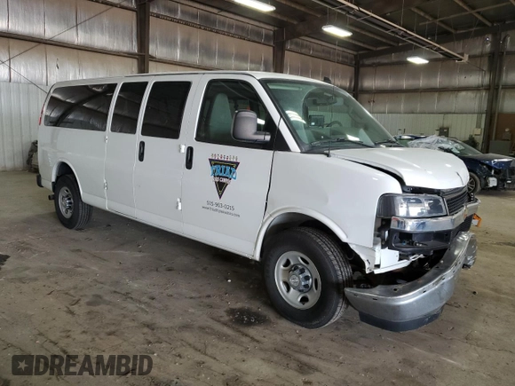 2017 Chevrolet Express Passenger LT z VIN 1GAZGPFG0H1208331, wystawiony jako Copart lot #58504295 z przebiegiem 46 813 mil mil oraz Szkoda całkowita • Salvage title. Historia ofert i sprzedaży dostępna na DreamBid. Obrazek 4.