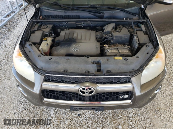2010 Toyota RAV4 Limited z VIN 2T3DK4DV7AW018310, wystawiony jako Copart lot #57828855 z przebiegiem 141 305 mil mil oraz Szkoda całkowita • Salvage title. Historia ofert i sprzedaży dostępna na DreamBid. Obrazek 12.