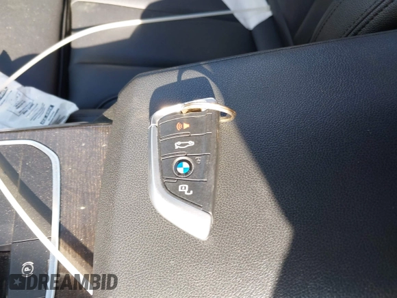 2019 BMW 3 Series 330i z VIN WBA5R1C5XKFH20799, wystawiony jako IAAI lot #42207910 z przebiegiem 59 202 mil mil oraz . Historia ofert i sprzedaży dostępna na DreamBid. Obrazek 11.