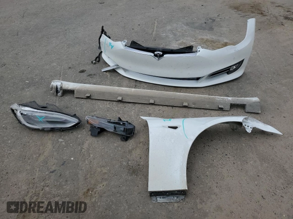 2018 Tesla Model S 75D z VIN 5YJSA1E27JF247900, wystawiony jako Copart lot #52014375 z przebiegiem 106 670 mil mil oraz Szkoda całkowita • Salvage title. Historia ofert i sprzedaży dostępna na DreamBid. Obrazek 14.