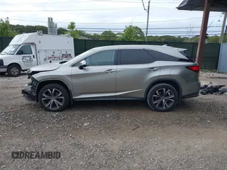 2018 Lexus RX 350L Premium z VIN JTJDZKCA2J2005016, wystawiony jako IAAI lot #40415146 z przebiegiem 33 212 mil mil oraz . Historia ofert i sprzedaży dostępna na DreamBid. Obrazek 15.