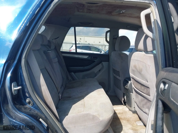 2005 Toyota 4Runner SR5 with VIN JTEZU14R358031340, listed as a IAAI auction lot 40371472 with 204,320 mi miles. Bid and sale history available at carsss.com. Image 8.
