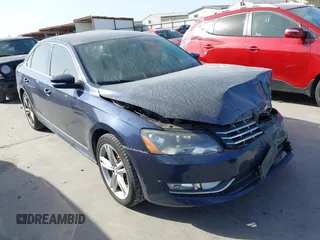 2013 Volkswagen Passat TDI SEL Premium with VIN 1VWCN7A33DC125396, listed as a IAAI auction lot 41862605 with 123,542 mi miles. Bid and sale history available at carsss.com. Image 1.