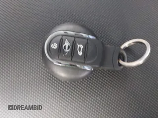 2019 MINI Countryman Cooper с VIN WMZYV5C50K3F57360, выставлен на аукционе IAAI как лот 42544175 с пробегом 92 939 миль миль и . История ставок и продаж доступна на DreamBid. Изображение 11.