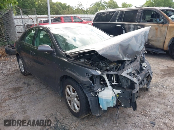 2011 Toyota Camry LE z VIN 4T1BF3EK6BU664247, wystawiony jako IAAI lot #42298606 z przebiegiem Nie podano mil oraz . Historia ofert i sprzedaży dostępna na DreamBid. Obrazek 1.