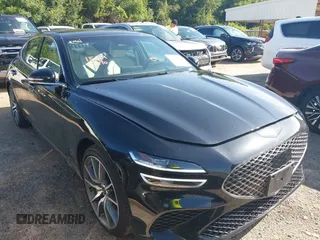 2025 Genesis G70 2.5T z VIN KMTG34SC9SU153977, wystawiony jako IAAI lot #42506204 z przebiegiem 6 627 mil mil oraz . Historia ofert i sprzedaży dostępna na DreamBid. Obrazek 1.