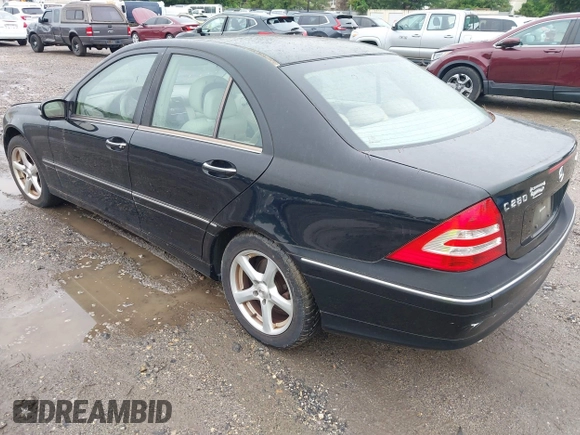 2007 Mercedes-Benz C 280 Luxury с VIN WDBRF92H07F920830, выставлен на аукционе IAAI как лот 42471033 с пробегом 152 640 миль миль и . История ставок и продаж доступна на DreamBid. Изображение 3.