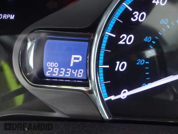 2011 Toyota Sienna XLE with VIN 5TDDK3DC8BS010051, listed as a IAAI auction lot 41405424 with 293,348 mi miles. Bid and sale history available at carsss.com. Image 15.