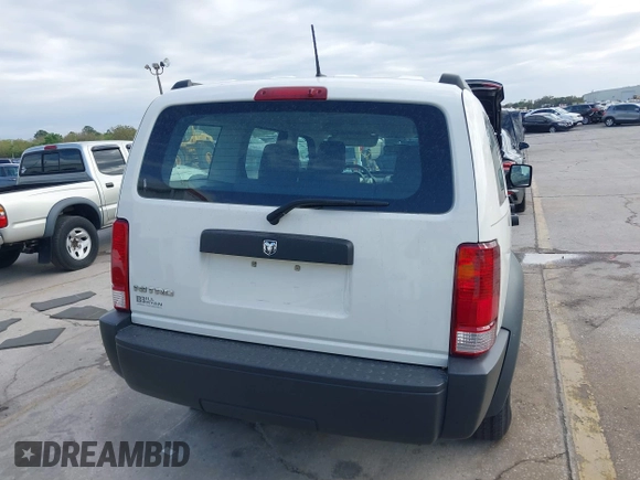 2008 Dodge Nitro SXT z VIN 1D8GT28K98W113494, wystawiony jako IAAI lot #41728030 z przebiegiem 31 397 mil mil oraz . Historia ofert i sprzedaży dostępna na DreamBid. Obrazek 16.